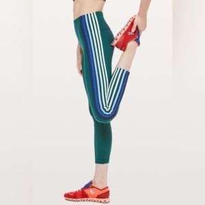 Lululemon take a hint 7/8 legging royal emerald size 4